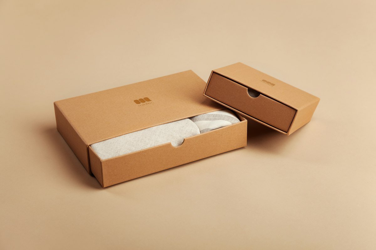 Custom kraft gift packaging boxes for corporate gifts